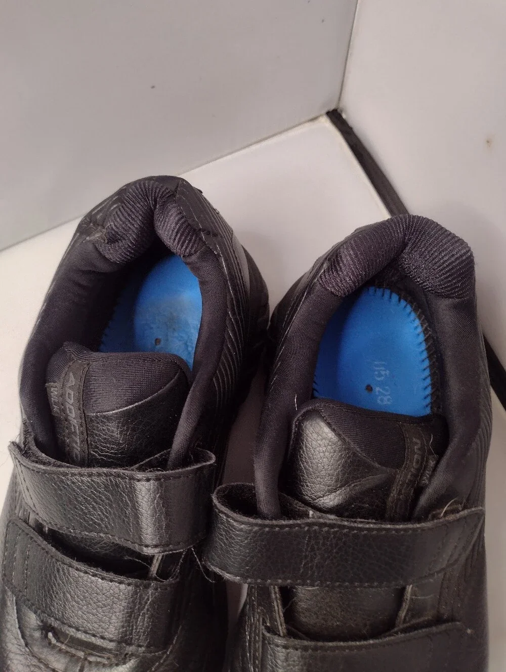 Brooks Women's Addiction Walking Shoes 10.5 2E Leather Hook Loop Sneakers Z